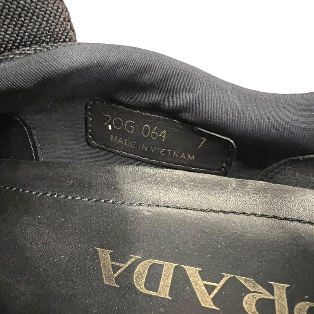 Prada Cloudbust Sneakers in black - Picture 4 of 11